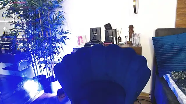 CreamyInkky  online show from April 8, 6:02 am