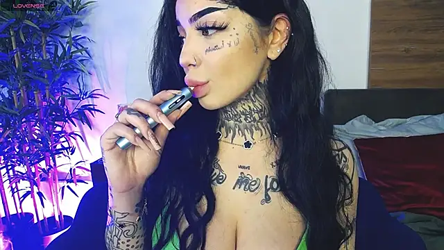 CreamyInkky  online show from April 12, 5:45 am