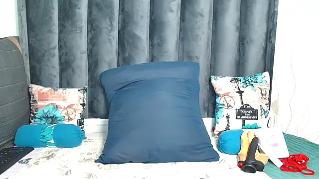 Snapshot of ThickAss90 chatting on July 7, 1:30 am ThickAss90 online show from July 7, 1:30 am