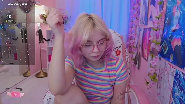 Snapshot of Coconut_Mia chatting on October 22, 4:18 pm Coconut Mia online show from October 22, 4:18 pm