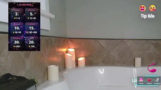 Snapshot of Blondebeauty6996 chatting on September 12, 6:24 am Blondebeauty6996 online show from September 12, 6:24 am