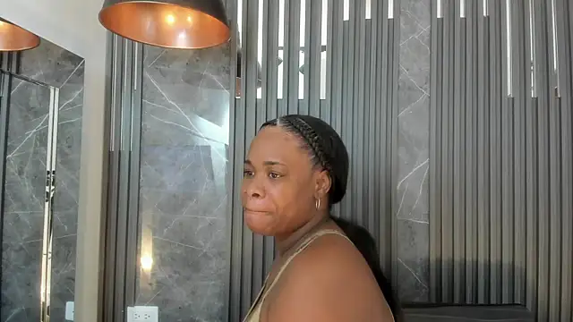 SaraiEvans online show from February 7, 3:23 am