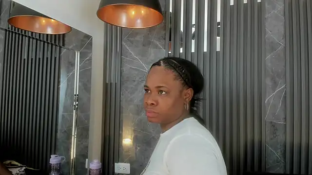 SaraiEvans online show from February 8, 3:19 am