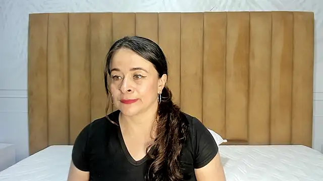 Daphne81  online show from January 4, 8:17 am