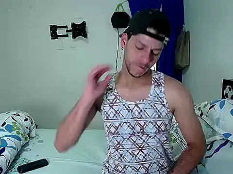 Snapshot of dirty_boy_horny chatting on November 17, 9:09 pm dirty boy horny online show from November 17, 9:09 pm