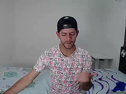 Snapshot of dirty_boy_horny chatting on November 24, 9:58 pm dirty boy horny online show from November 24, 9:58 pm