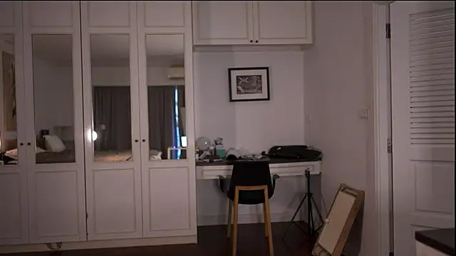 ValerieHill online show from December 19, 2:07 am