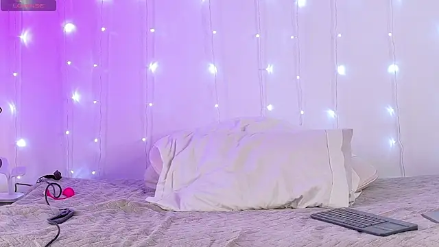 aryalovejoy online show from February 4, 1:48 pm