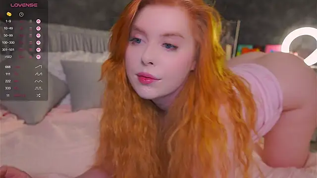 RedHotVixen0 online show from November 24, 11:37 pm