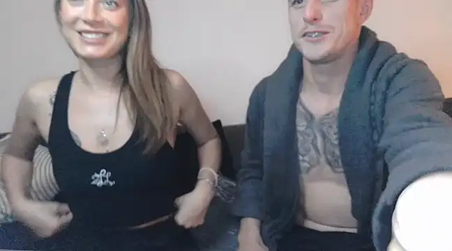 Snapshot of Pollypearson chatting on January 3, 9:26 pm Pollypearson online show from January 3, 9:26 pm