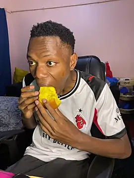 Snapshot of fireboyafrica chatting on July 6, 7:05 pm fireboyafrica online show from July 6, 7:05 pm