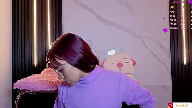 Scarlet Red  online show from December 3, 1:20 pm