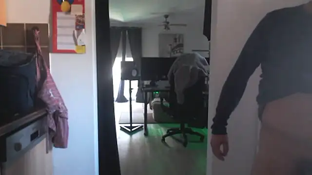 Snapshot of Nomi1612 chatting on April 11, 7:35 am Nomi1612 online show from April 11, 7:35 am