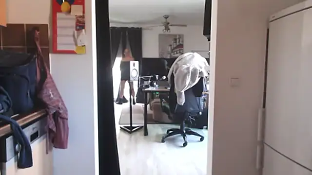 Snapshot of Nomi1612 chatting on April 11, 7:45 am Nomi1612 online show from April 11, 7:45 am