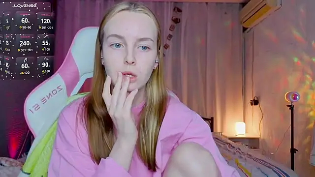 Snapshot of Wild__flowers chatting on April 24, 10:34 pm Wild flowers online show from April 24, 10:34 pm