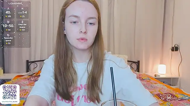 Snapshot of Wild__flowers chatting on May 24, 6:57 pm Wild flowers online show from May 24, 6:57 pm
