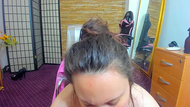 AishaRouhi online show from March 3, 5:02 am