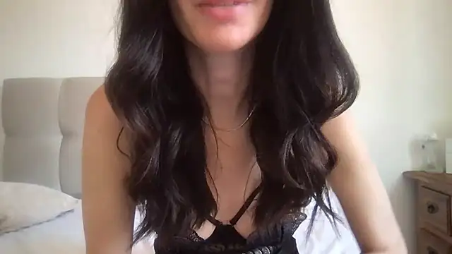 paolajonez online show from February 16, 1:29 pm