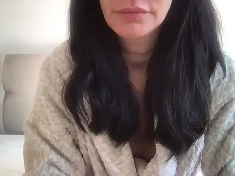 paolajonez online show from July 10, 1:25 pm