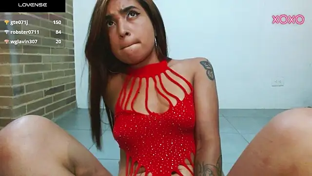 Snapshot of helenacyruss chatting on January 14, 4:36 am helenacyruss online show from January 14, 4:36 am