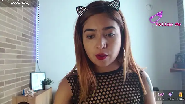 Snapshot of helenacyruss chatting on March 13, 7:39 pm helenacyruss online show from March 13, 7:39 pm