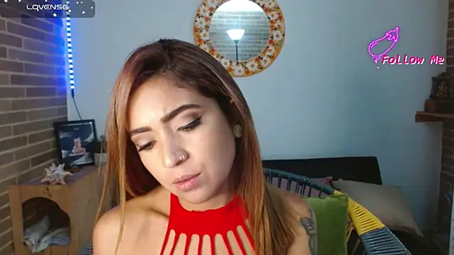 Snapshot of helenacyruss chatting on March 18, 8:59 pm helenacyruss online show from March 18, 8:59 pm