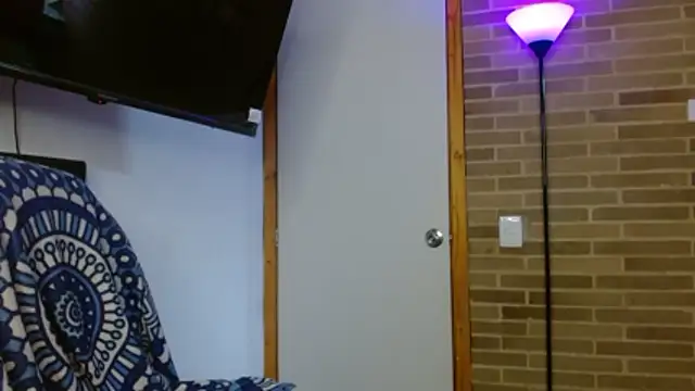 Snapshot of helenacyruss chatting on November 24, 7:35 pm helenacyruss online show from November 24, 7:35 pm