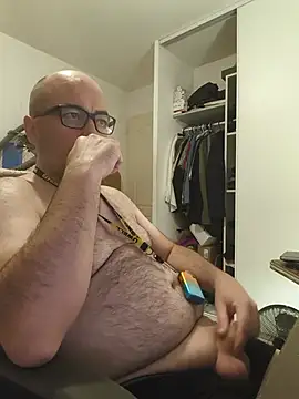 Snapshot of veryverybigdick45 chatting on June 13, 10:18 pm veryverybigdick45 online show from June 13, 10:18 pm
