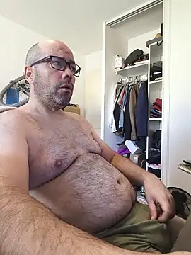 Snapshot of veryverybigdick45 chatting on June 18, 9:14 am veryverybigdick45 online show from June 18, 9:14 am