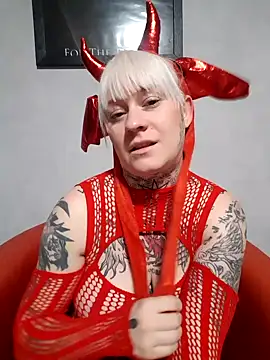 poussichienne online show from October 30, 4:41 pm