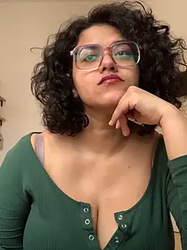 Curvydesifromgermany online show from January 24, 10:32 am