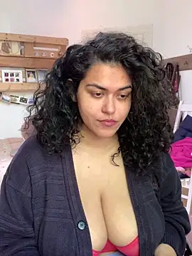 Snapshot of Curvydesifromgermany chatting on April 27, 2:37 pm Curvydesifromgermany online show from April 27, 2:37 pm