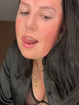 xlinastarrx online show from April 15, 5:53 pm