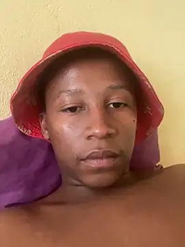 Snapshot of FivesOj chatting on March 2, 11:06 am FivesOj online show from March 2, 11:06 am