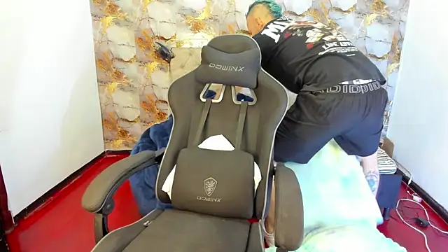 Damon Bakert online show from April 13, 2:11 pm