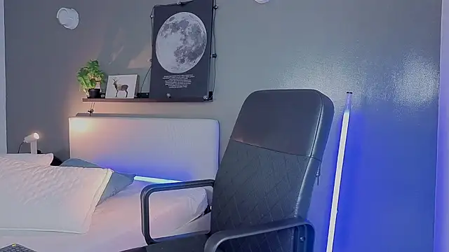 Snapshot of Ken-boy_ chatting on October 11, 12:04 pm Ken-boy online show from October 11, 12:04 pm