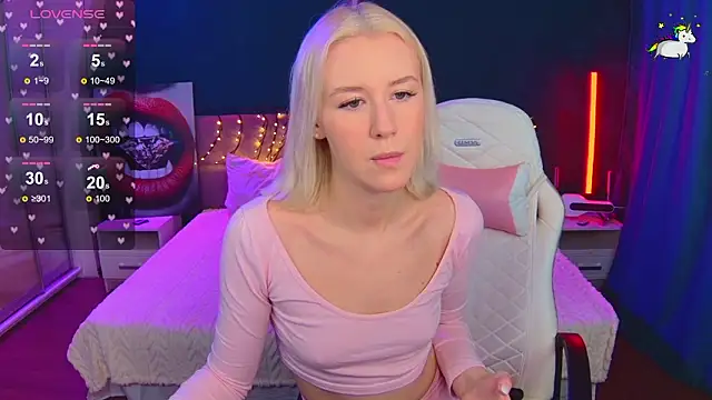 Snapshot of Selenatrend chatting on February 10, 12:09 pm Selenatrend online show from February 10, 12:09 pm