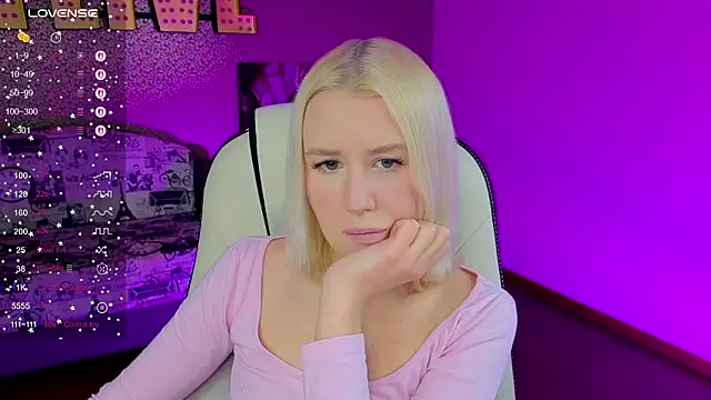 Snapshot of Selenatrend chatting on February 12, 12:11 pm Selenatrend online show from February 12, 12:11 pm