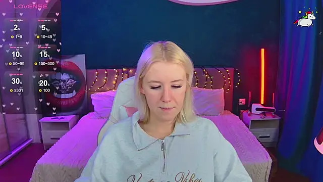 Snapshot of Selenatrend chatting on February 17, 12:12 pm Selenatrend online show from February 17, 12:12 pm