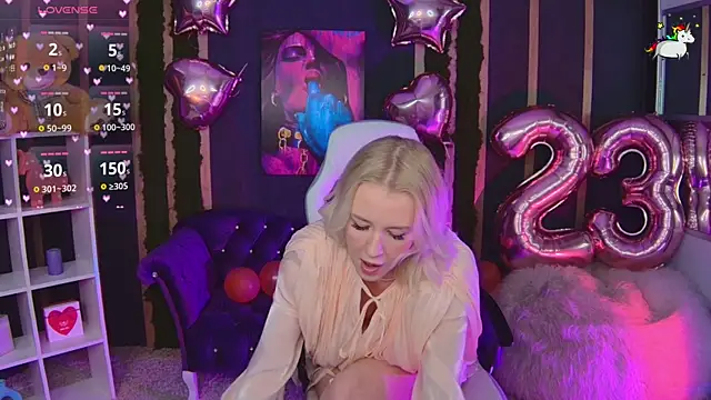 Snapshot of Selenatrend chatting on March 1, 6:26 am Selenatrend online show from March 1, 6:26 am