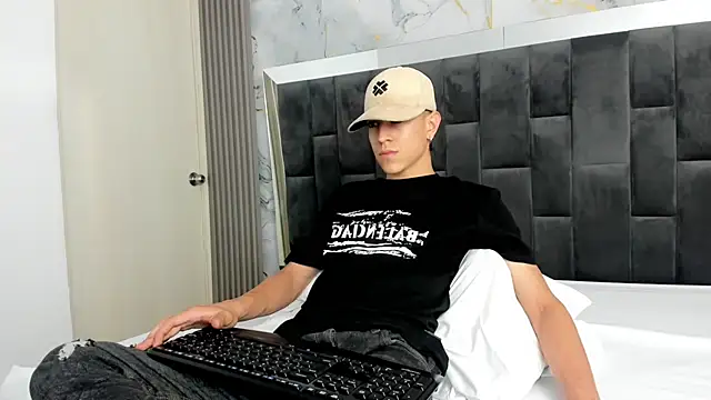 Dei v 48 online show from February 15, 10:31 pm