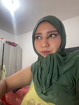 hannahayat online show from April 12, 7:41 pm