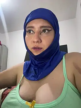 Snapshot of hannahayat chatting on June 18, 12:22 am hannahayat online show from June 18, 12:22 am