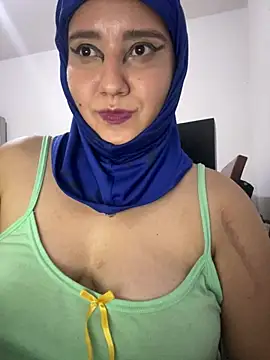 Snapshot of hannahayat chatting on June 20, 2:14 am hannahayat online show from June 20, 2:14 am