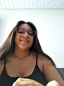 -VICKKY online show from February 16, 7:21 pm