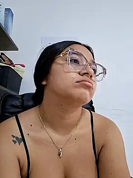 -VICKKY online show from February 24, 2:04 pm