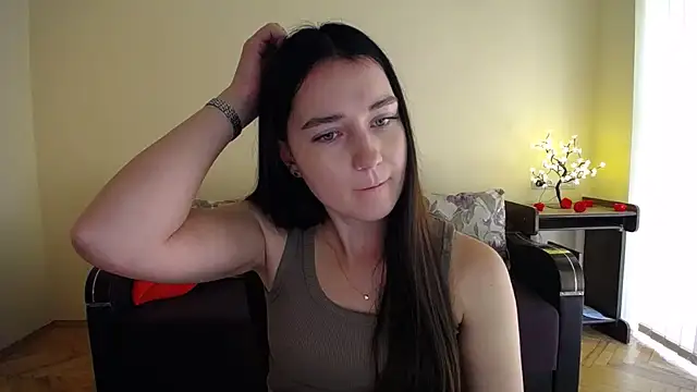 Snapshot of Pretty_shy chatting on July 18, 9:13 am Pretty shy online show from July 18, 9:13 am