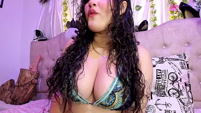 Snapshot of Chanelle_ chatting on November 13, 5:45 pm Chanelle online show from November 13, 5:45 pm