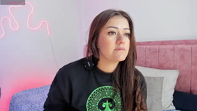 Snapshot of Sofiawilson_ chatting on April 22, 1:34 pm Sofiawilson online show from April 22, 1:34 pm