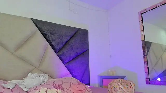 BonnieCute  online show from April 1, 12:11 am